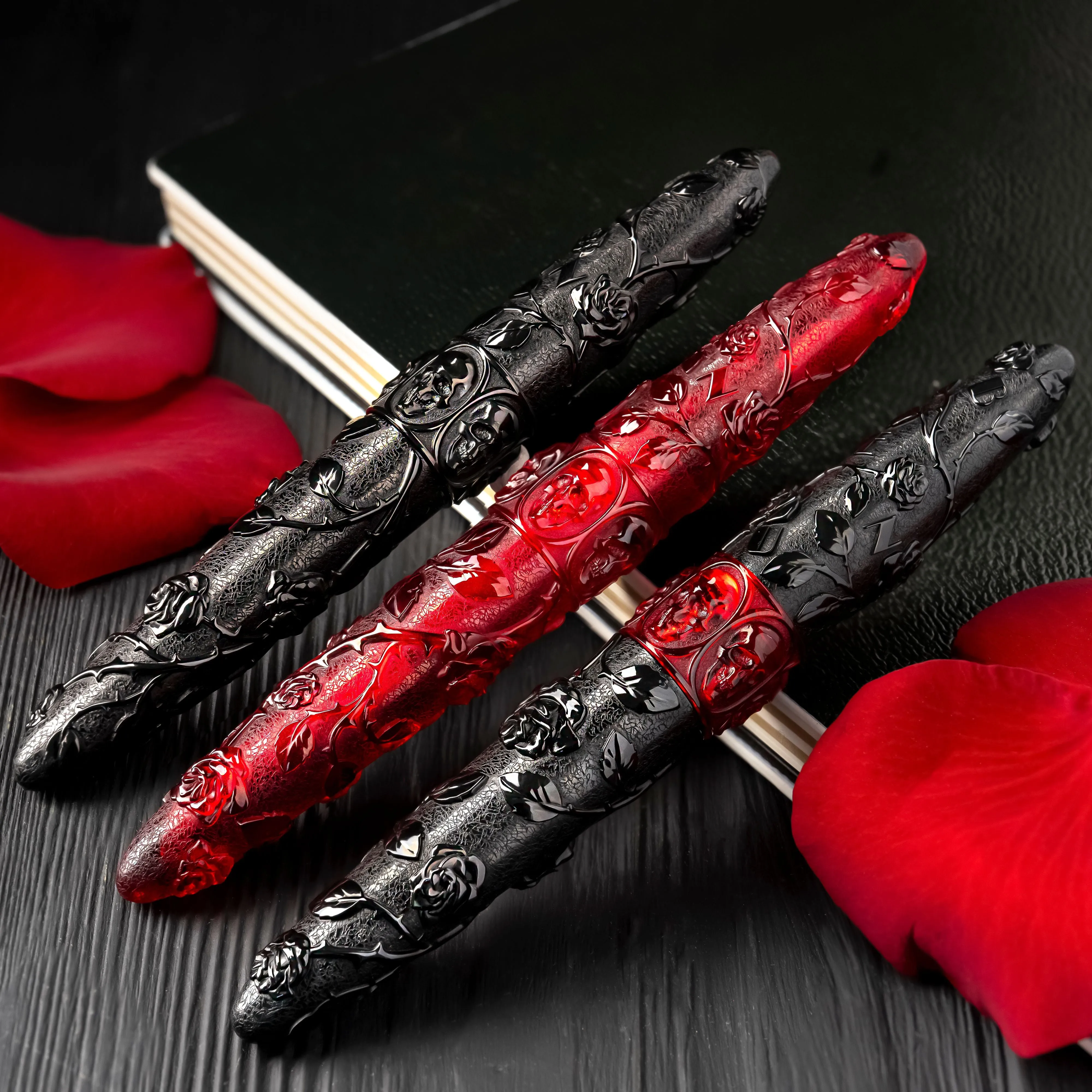 BENU Minima Skull & Roses Red Fountain Pen