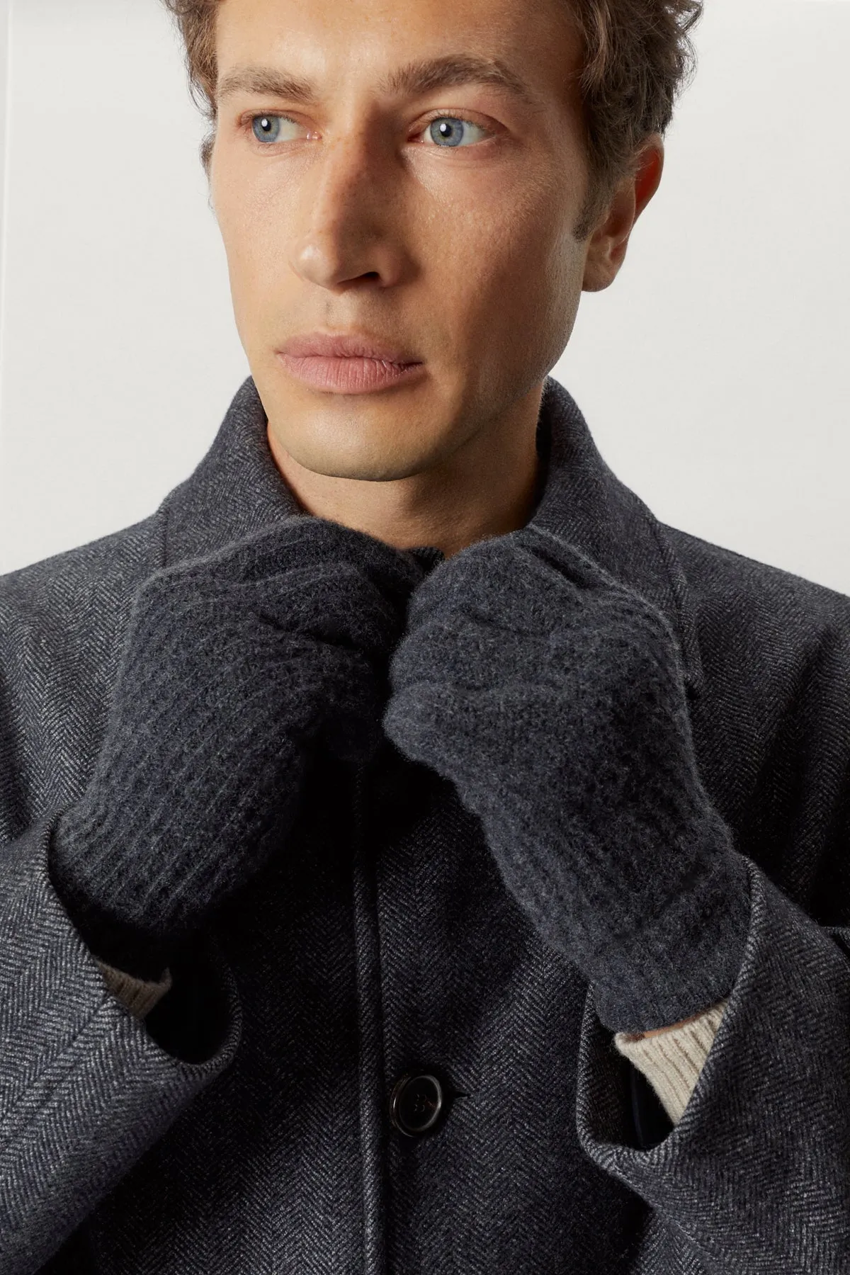 The Woolen Ribbed Gloves For Man